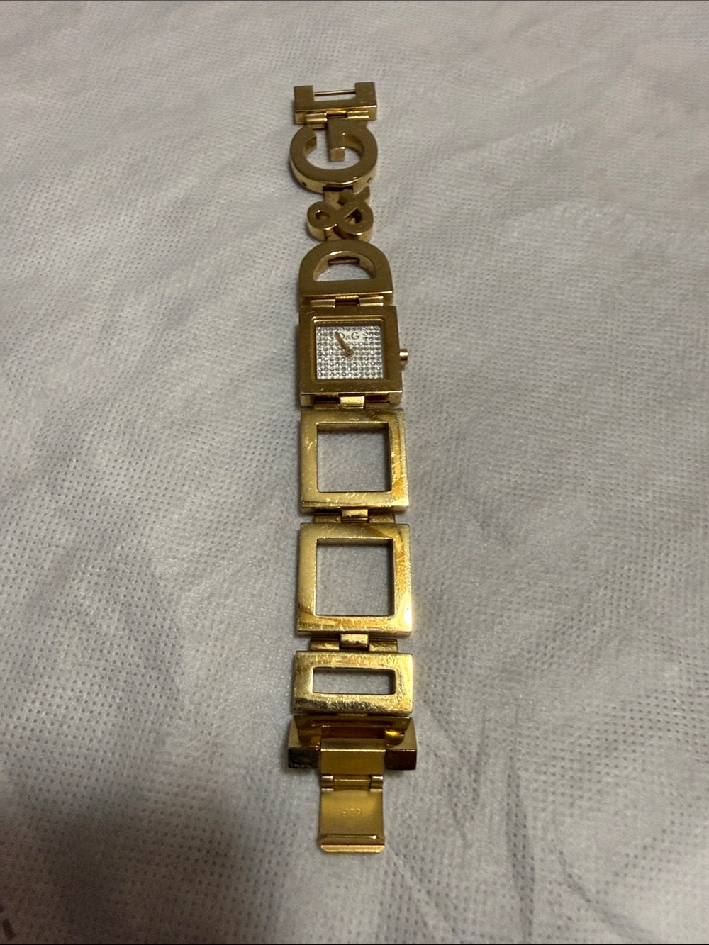Authentic Dolce & Gabbana Womens Gold plated strap Wristwatch.